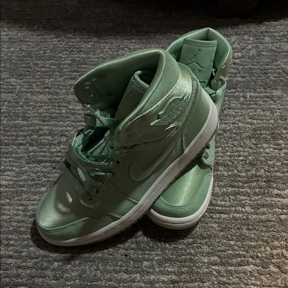 Nike Shoes - Woman’s Air Jordan 1 Ret High SOH, size 5